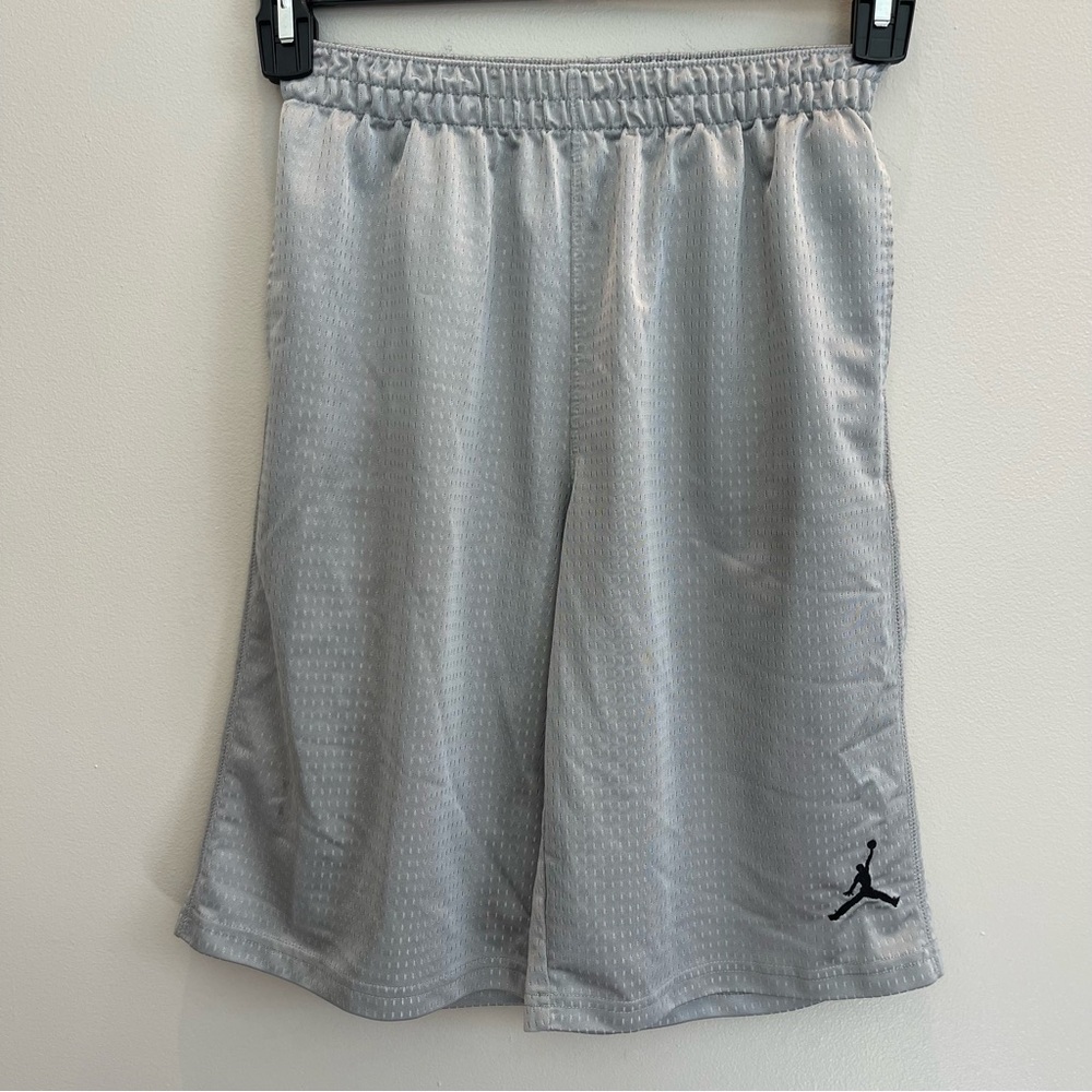 Jordan Shorts  Kids Boys Large 12-14 Gray Mesh Basketball Athletic Elastic Waist